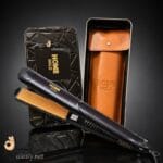 محتويات علبة مكواة Home Gold 803 مع الجراب والكابل