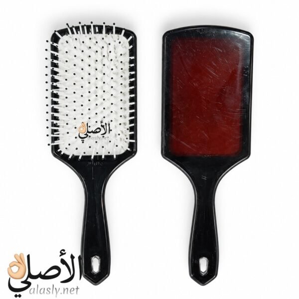 فرشة شعر بونيتا 013 داخل عبوتها الشفافة، مع ظهور اسم BONITA وتصميم المقبض الأسود والشعيرات البيضاء.